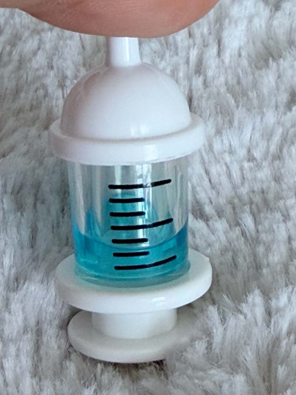 Zuru Pets Alive Pet Shop Surprise Accessory Toy Syringe